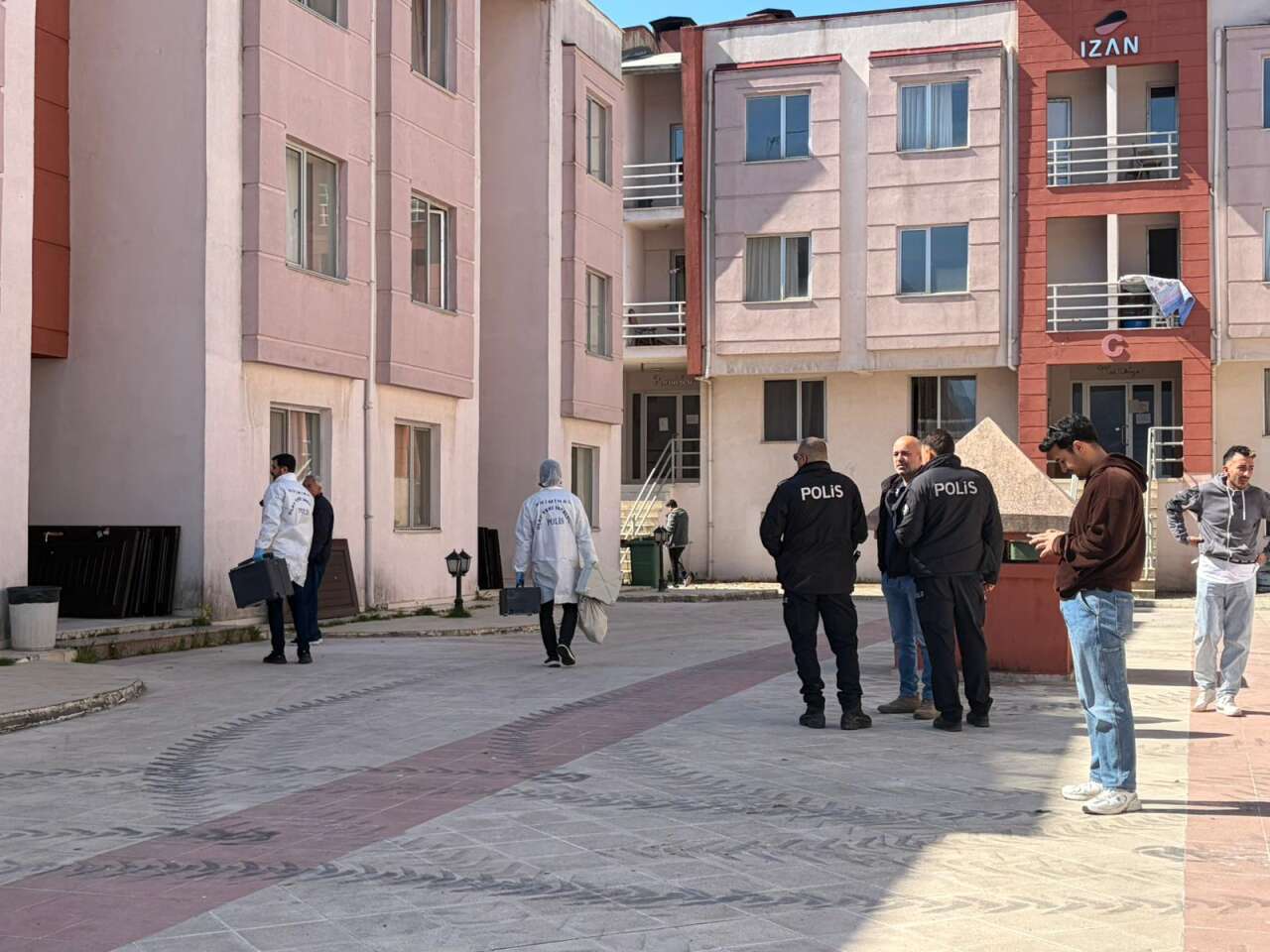 Muğla'da Bir Kişi Silahla Başından Vurulmuş Olarak Bulundu 3